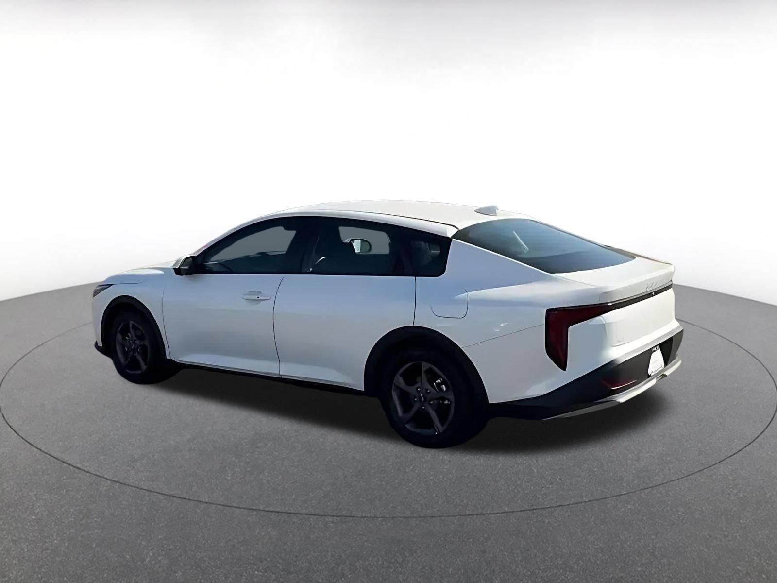 Used 2025 Kia K4 FWD image 13