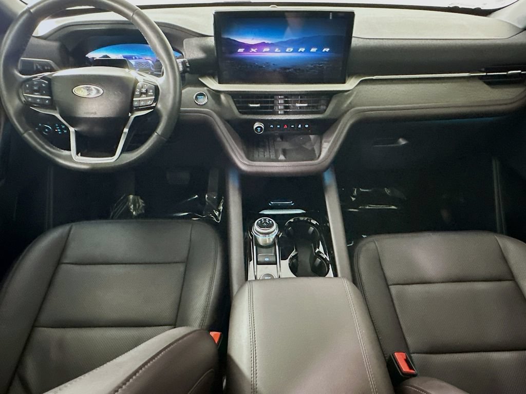 Used 2025 Ford Explorer Platinum w/ Ultimate Package RWD image 17