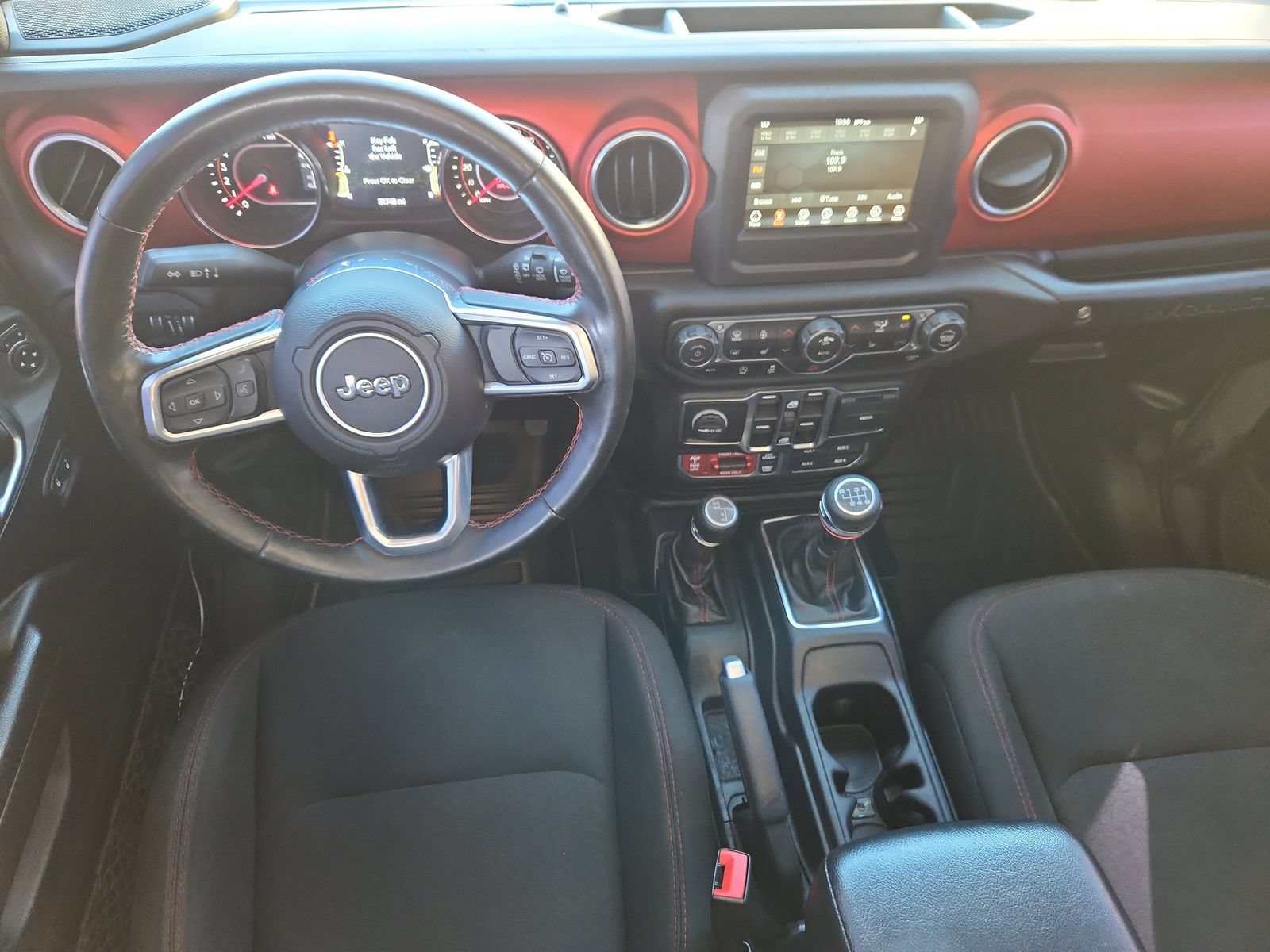 Used 2021 Jeep Wrangler Unlimited Rubicon w/ Cold Weather Group AWD/4WD image 12