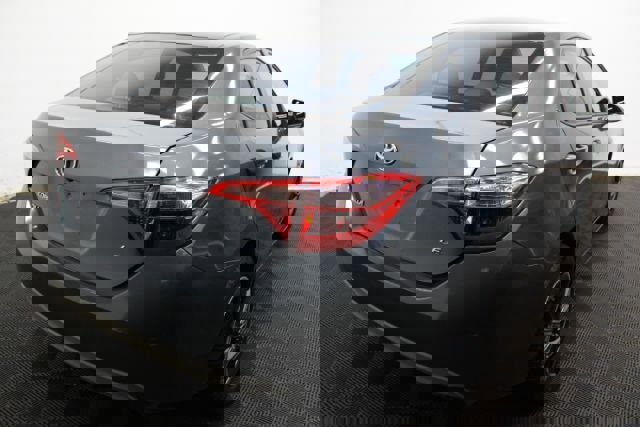 Used 2018 Toyota Corolla LE image 5