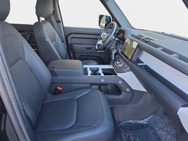 Used 2025 Land Rover Defender 110 S image 12