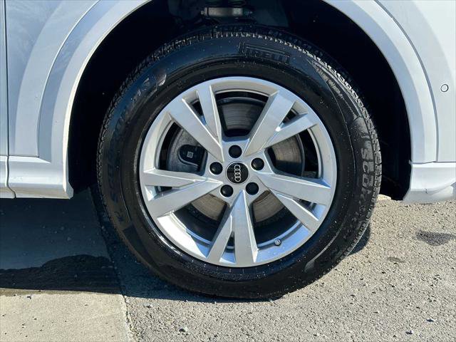 Used 2025 Audi Q5 Premium AWD/4WD image 9