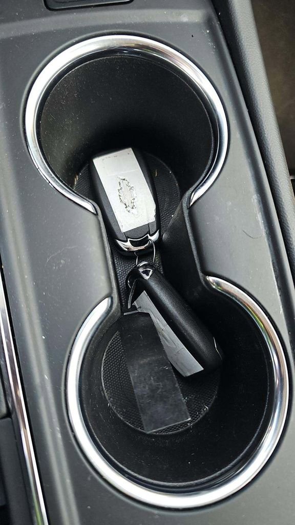 Used 2023 Chevrolet Equinox LT image 16