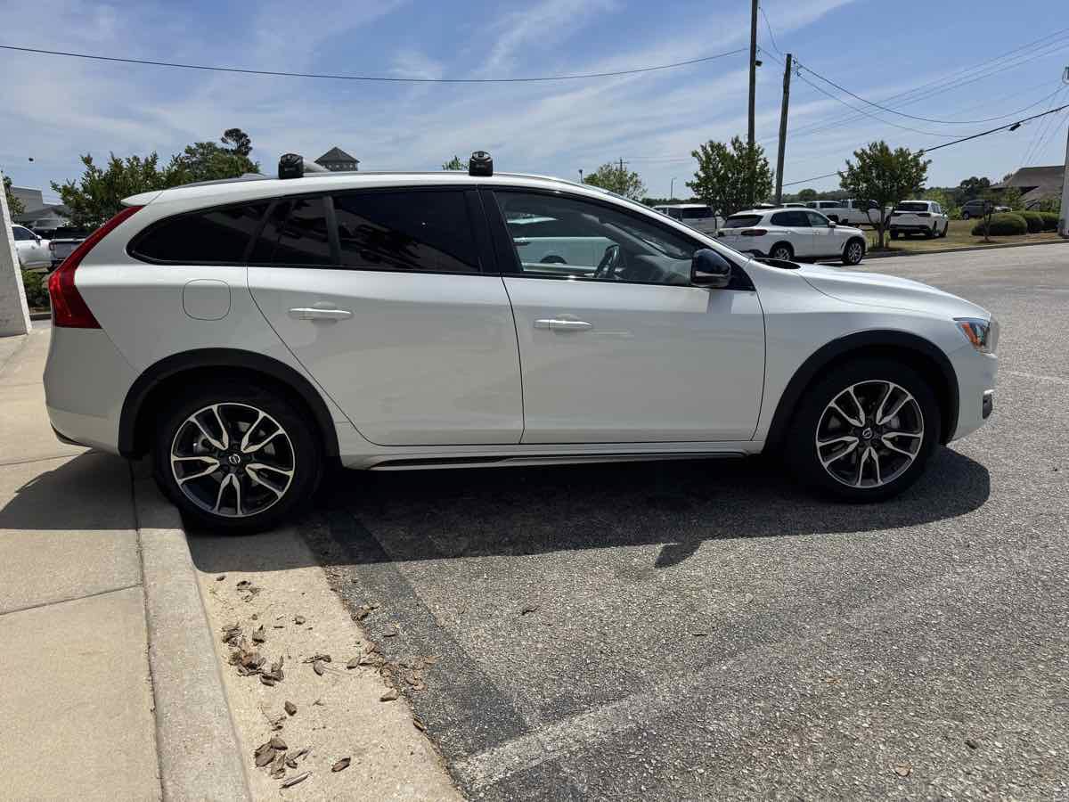 Used 2018 Volvo V60 T5 Cross Country AWD/4WD image 39