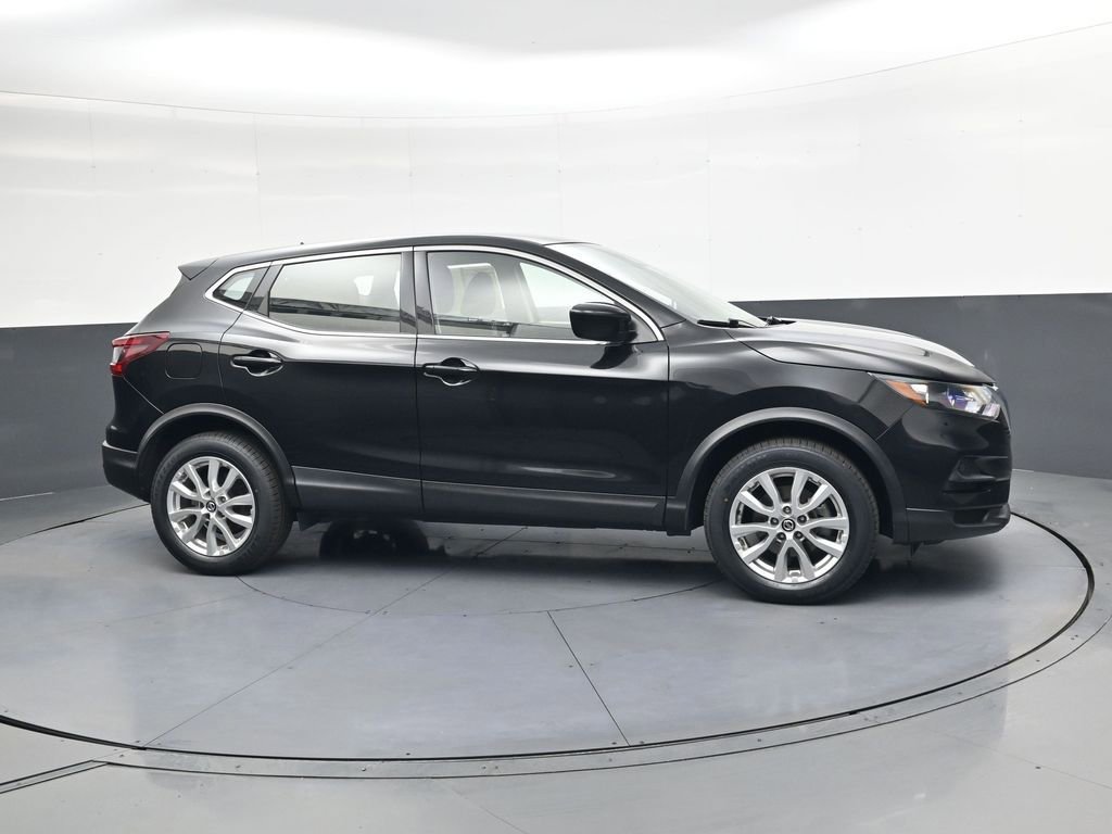 Used 2021 Nissan Rogue Sport S image 3