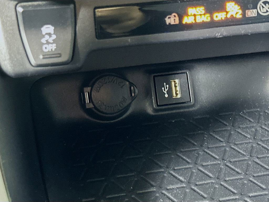 Used 2024 Toyota RAV4 LE image 29