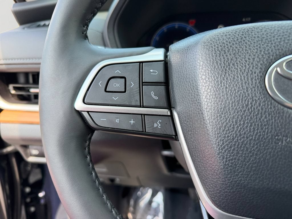 Used 2024 Toyota Grand Highlander AWD image 20