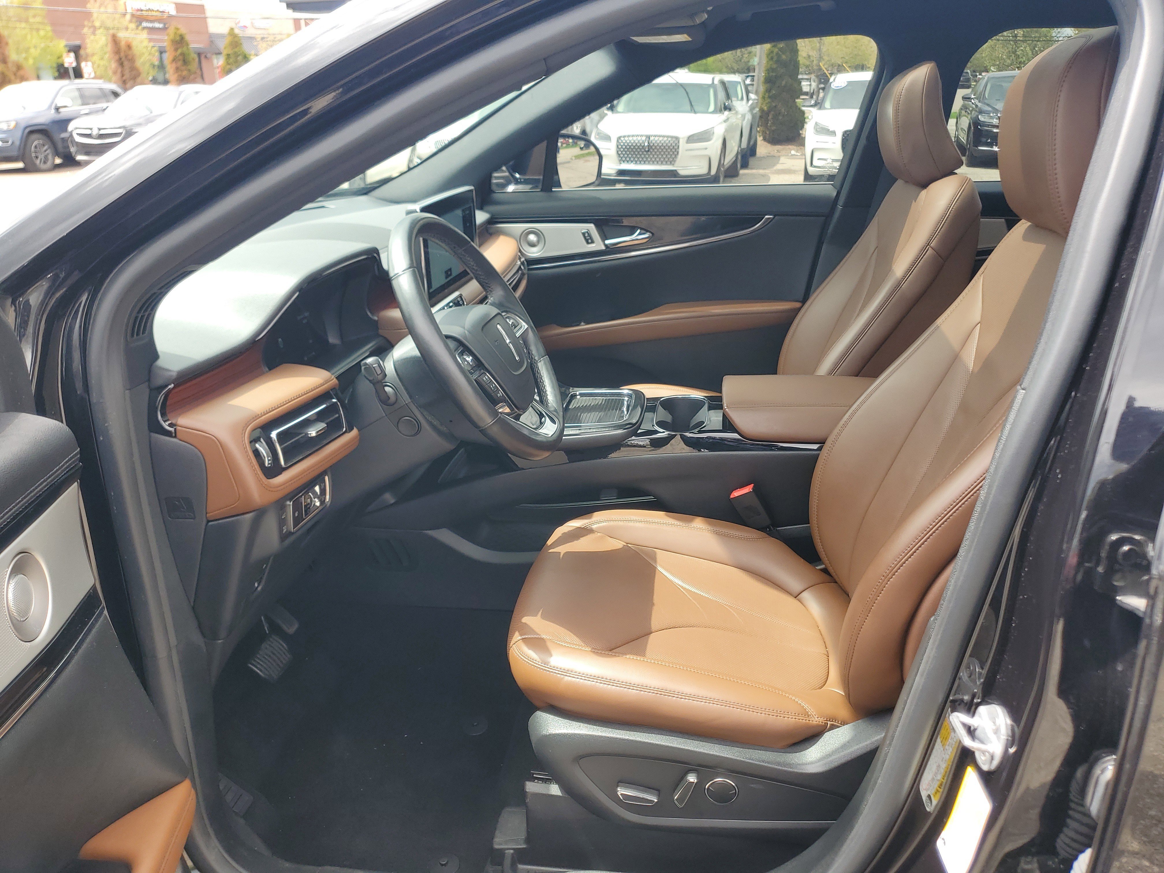 Certified 2023 Lincoln Nautilus Reserve w/ Equipment Group 202A AWD/4WD image 12