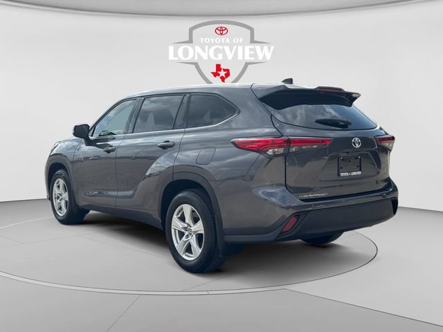 Used 2022 Toyota Highlander L FWD image 3
