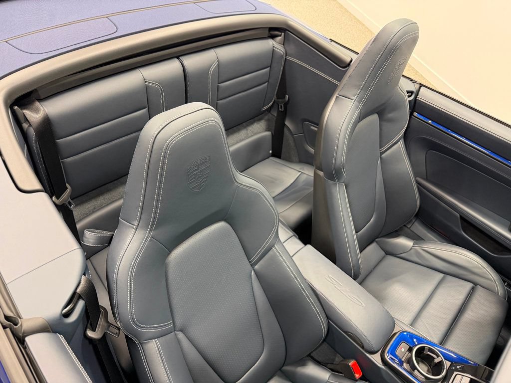 Used 2025 Porsche 911 GTS image 19