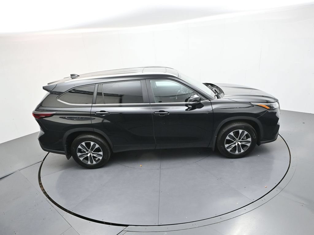 Used 2025 Toyota Highlander XLE AWD/4WD image 33