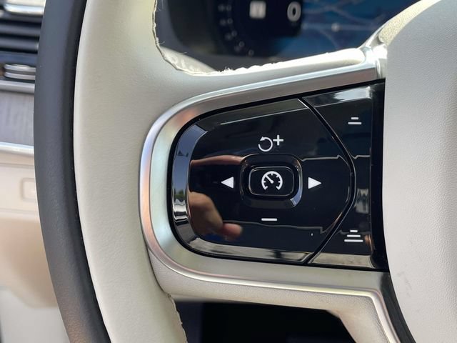 Used 2025 Volvo XC90 T8 Plus w/ Protection Package Premier AWD/4WD image 33