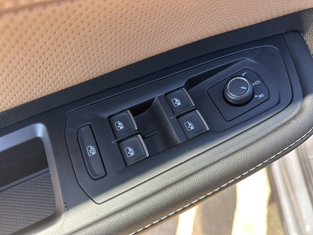 New 2026 Volkswagen Atlas Cross Sport SEL R-Line image 11