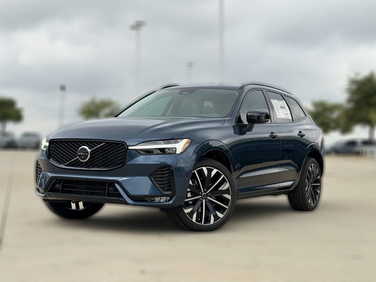 New 2026 Volvo XC60 B5 Ultra w/ Protection Package Premier AWD/4WD image 2