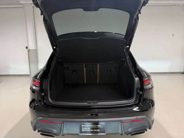 Certified 2026 Porsche Macan AWD/4WD image 13