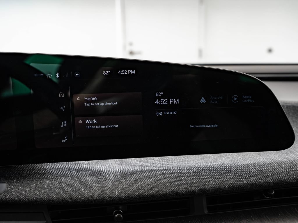 Used 2024 Lucid Air Pure RWD image 32