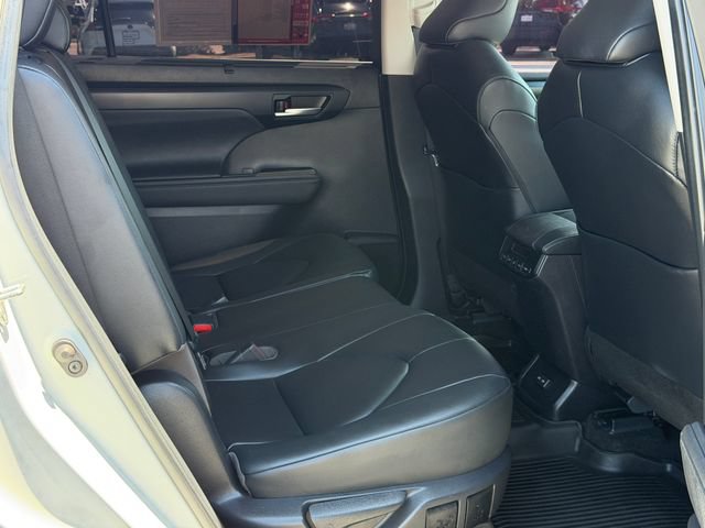 Used 2023 Toyota Highlander XLE FWD image 20