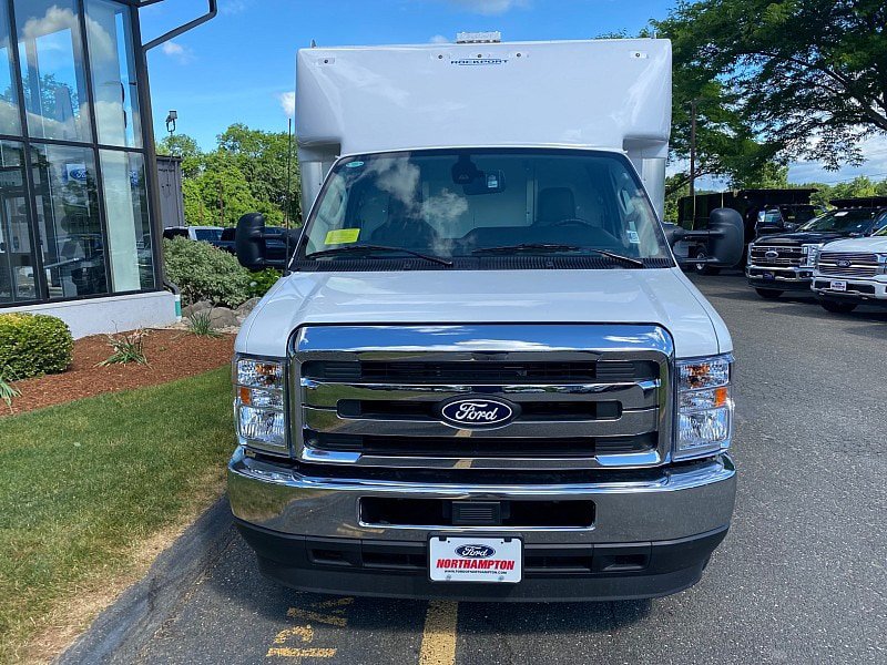 New 2026 Ford E-350 and Econoline 350 Super Duty w/ Power Equipment Group RWD image 2
