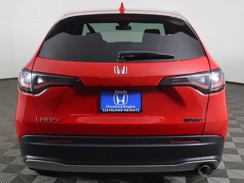 Used 2025 Honda HR-V Sport image 11