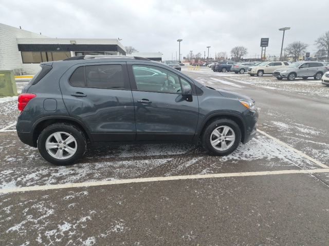 Used 2021 Chevrolet Trax LT w/ Driver Confidence Package image 4