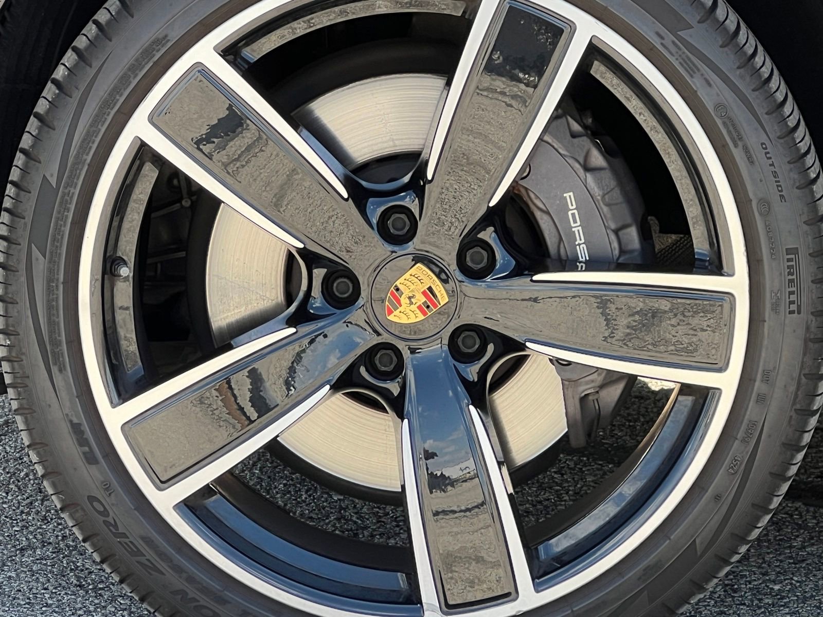 Certified 2022 Porsche Cayenne AWD/4WD image 14