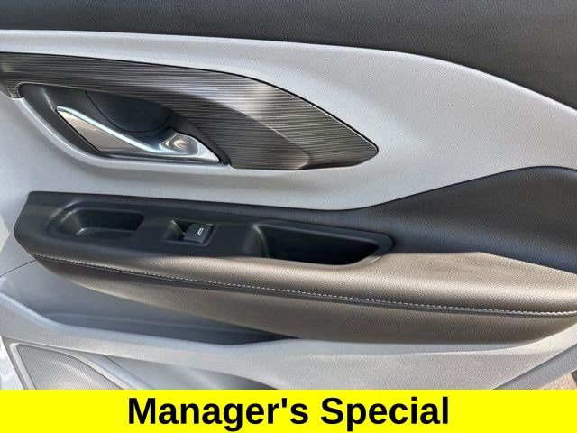 Used 2023 GMC Terrain SLE w/ Driver Convenience Package image 37