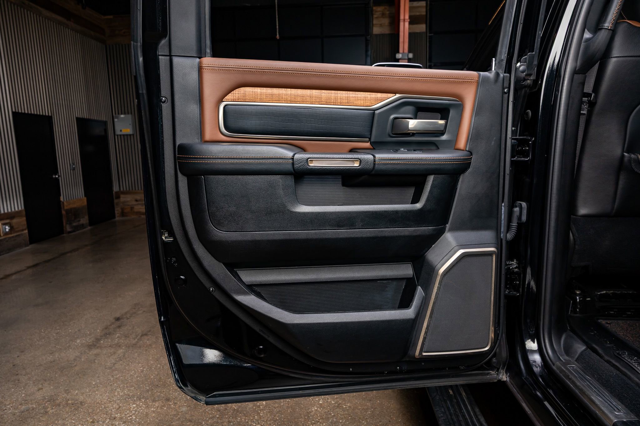 Used 2019 RAM 2500 Limited image 38