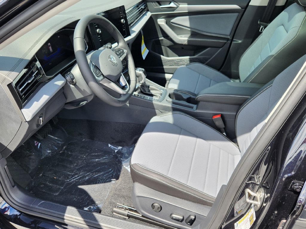 New 2027 Volkswagen Jetta SE FWD image 7