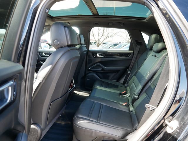 Used 2020 Porsche Cayenne image 17