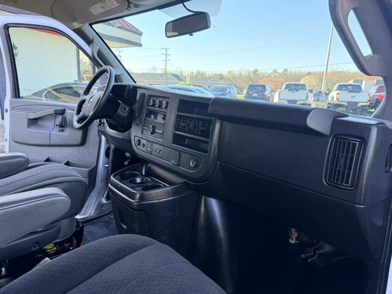 Used 2019 GMC Savana 2500 w/ Driver Convenience Package RWD image 11