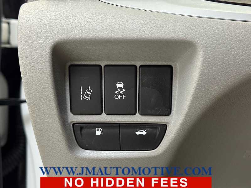 Used 2017 Acura TLX w/ Technology Package FWD image 36