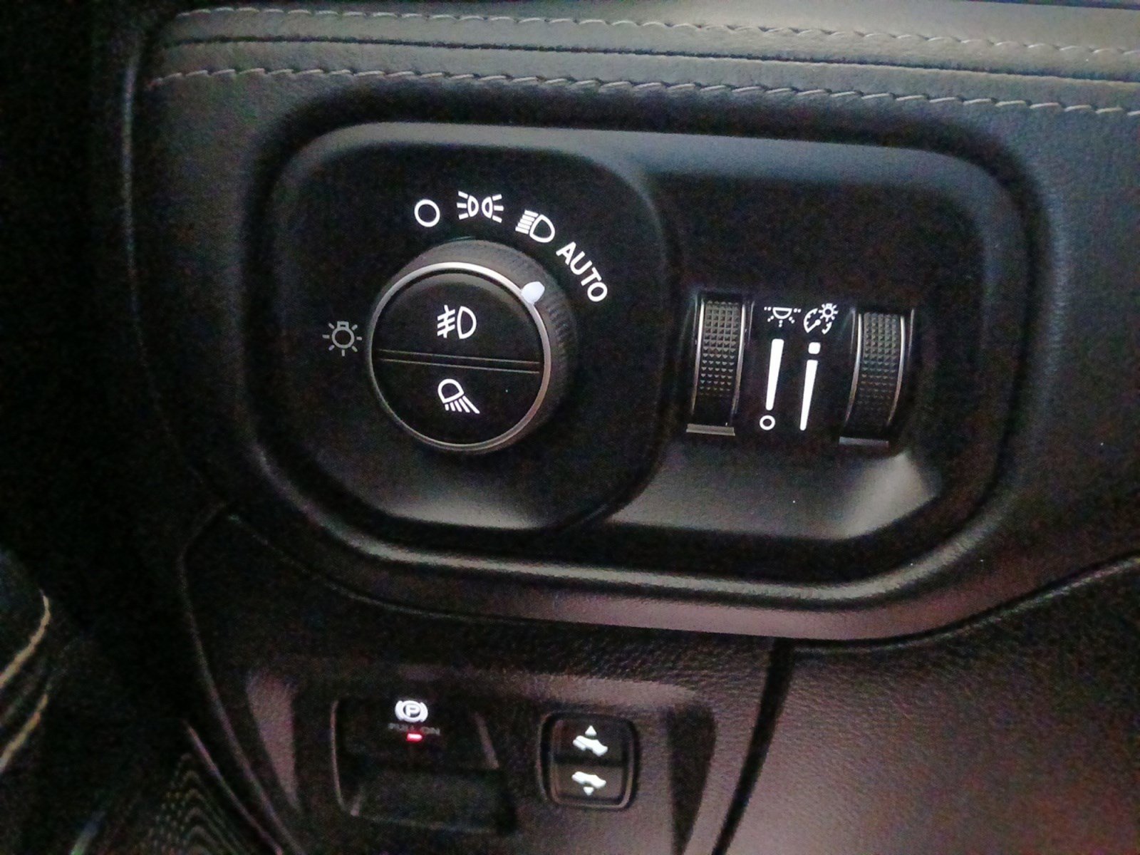 Used 2020 RAM 1500 Limited image 20