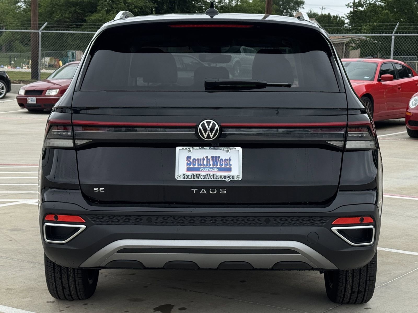 New 2026 Volkswagen Taos SE FWD image 6