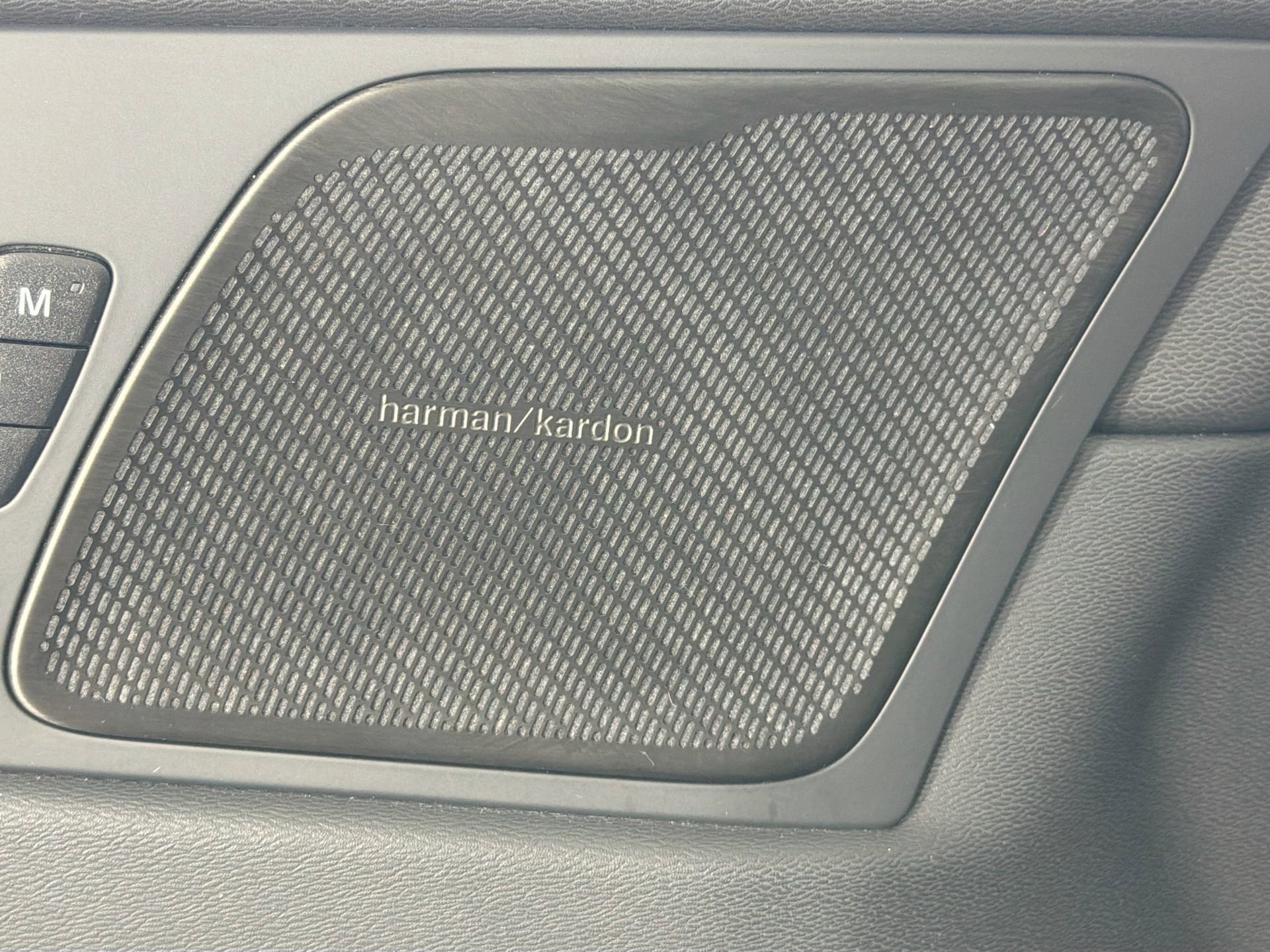 Certified 2023 Volvo XC60 B5 Plus w/ Protection Package Premier FWD image 19