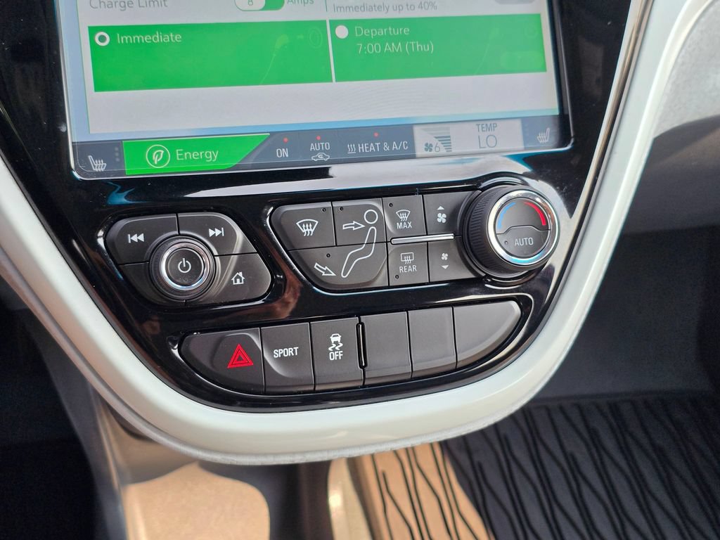 Used 2018 Chevrolet Bolt Premier w/ Driver Confidence II Package FWD image 26