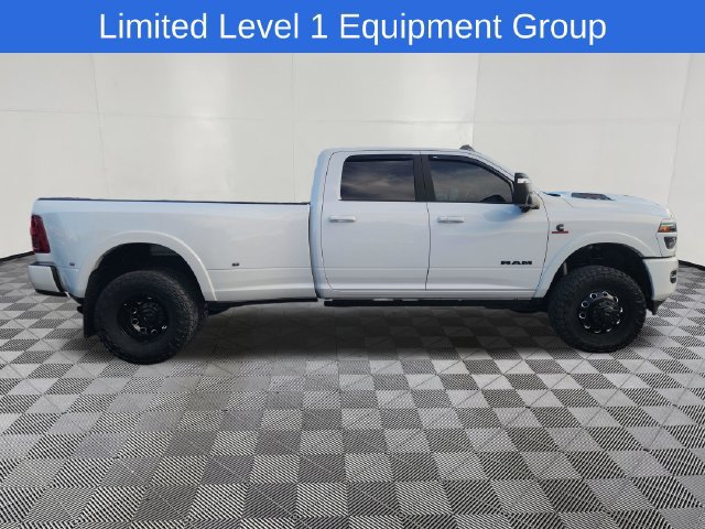 Used 2025 RAM 3500 Limited AWD/4WD image 4