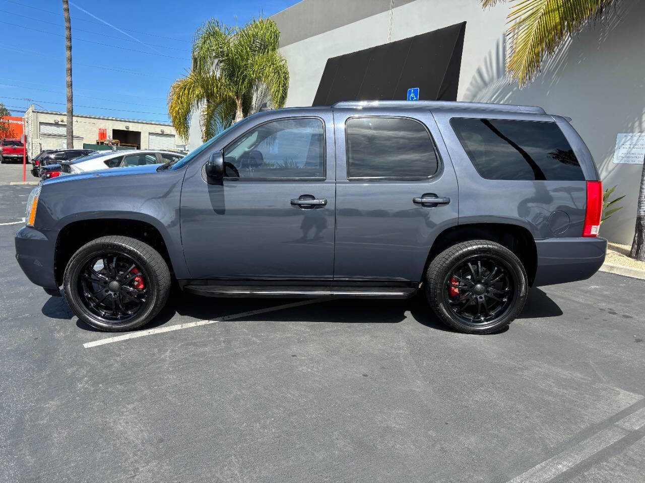 Used 2008 GMC Yukon Denali AWD/4WD image 2
