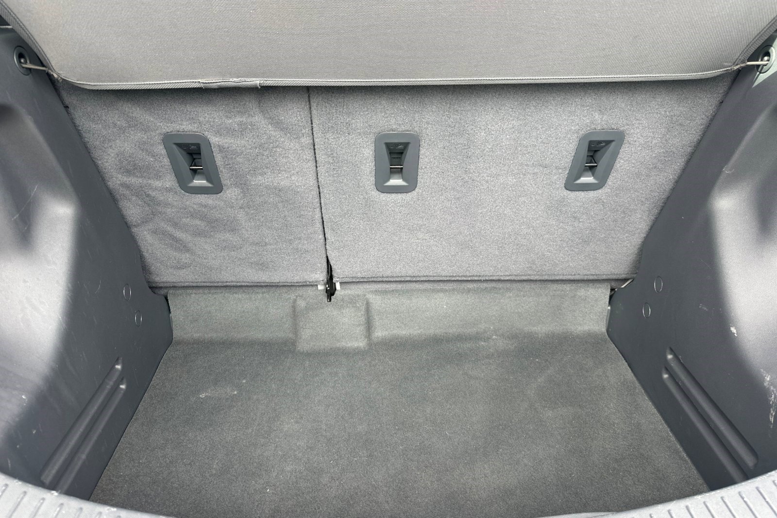 Used 2020 Chevrolet Bolt LT image 32