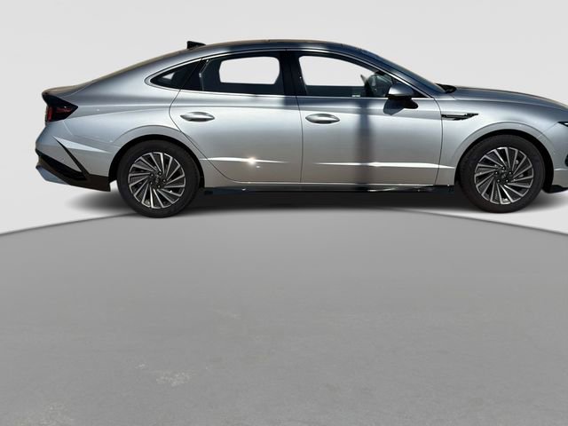 New 2026 Hyundai Sonata Limited FWD image 2