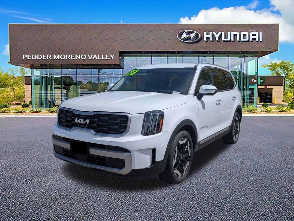 Used 2023 Kia Telluride S FWD image 7