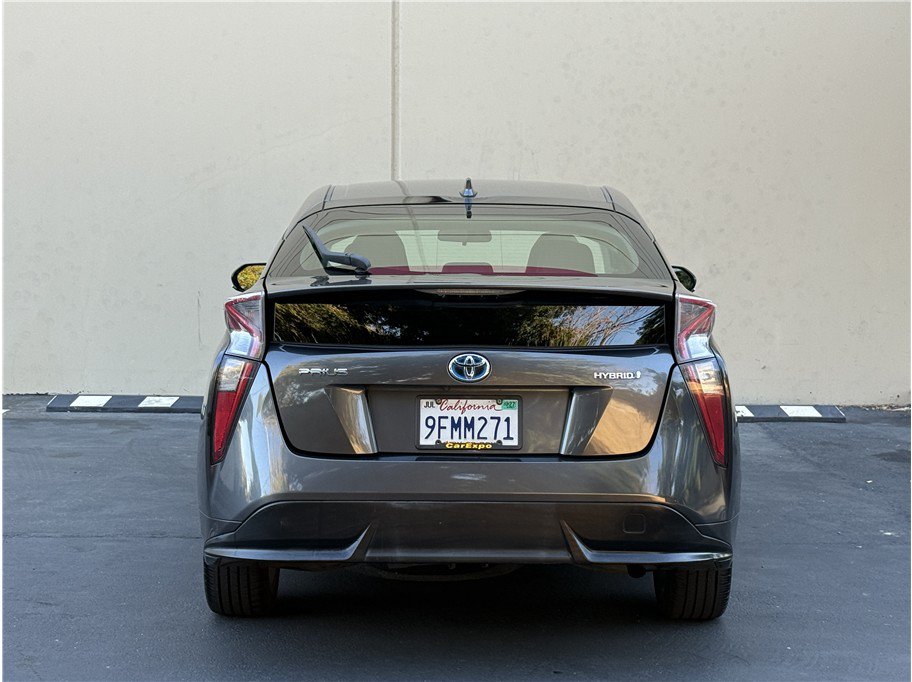 Used 2016 Toyota Prius Three Touring FWD image 5