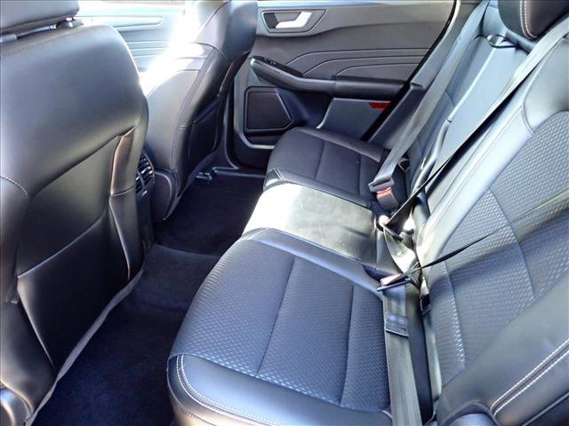 Used 2025 Ford Escape SE image 10