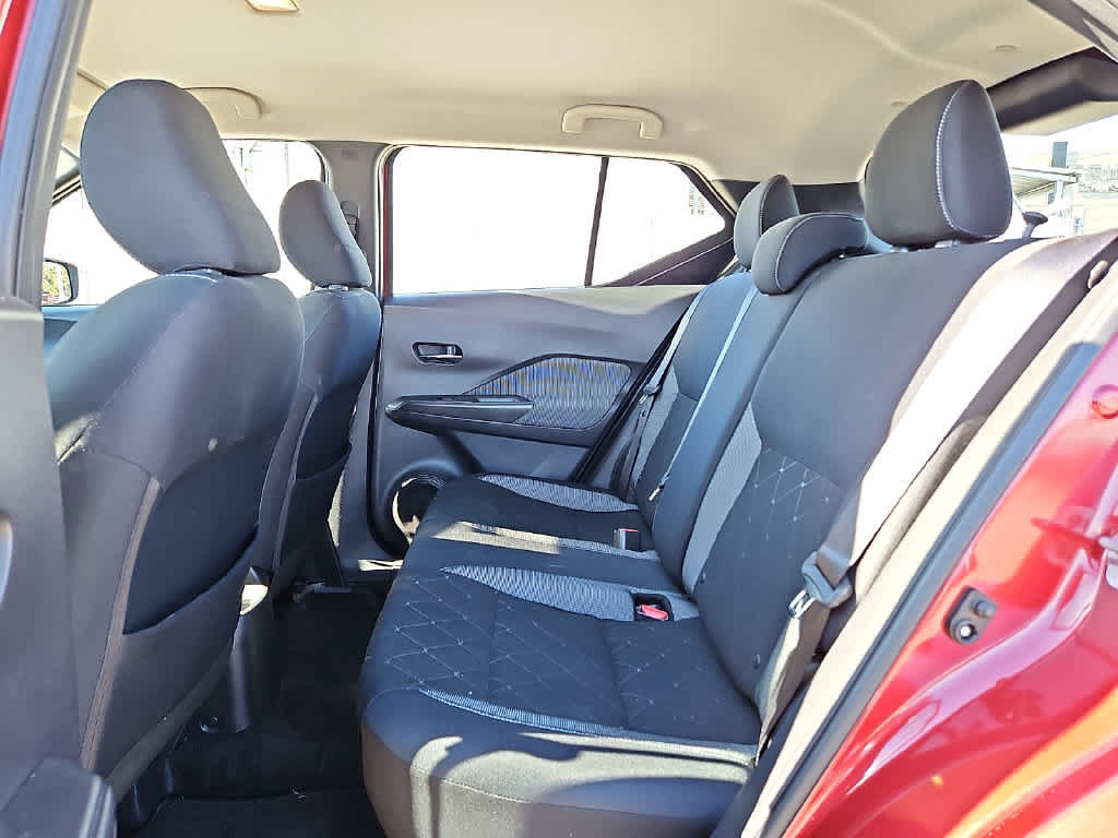 Used 2018 Nissan Kicks SV FWD image 9