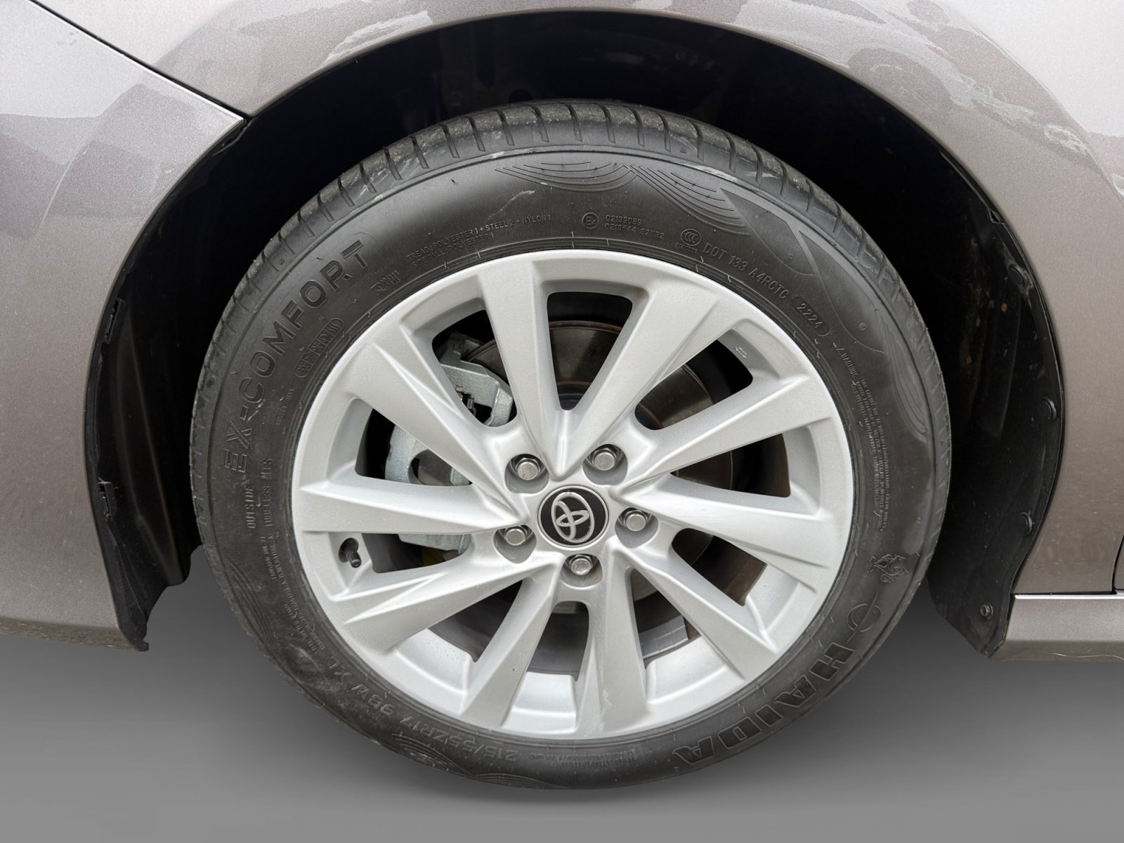 Used 2024 Toyota Camry LE FWD image 9