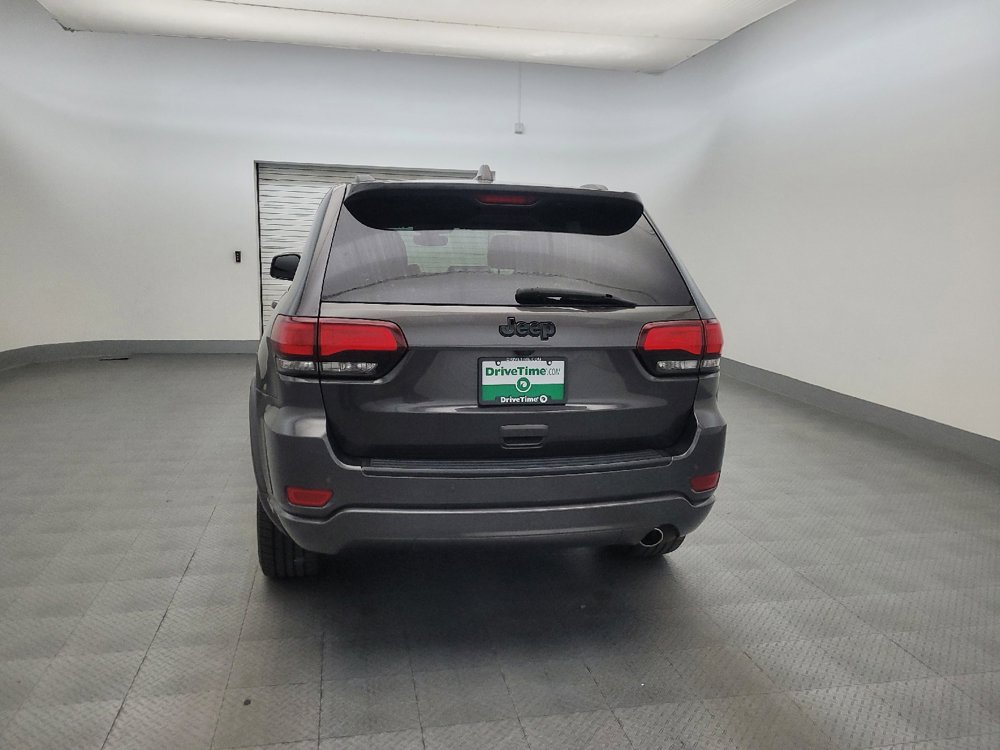 Used 2018 Jeep Grand Cherokee Altitude RWD image 6