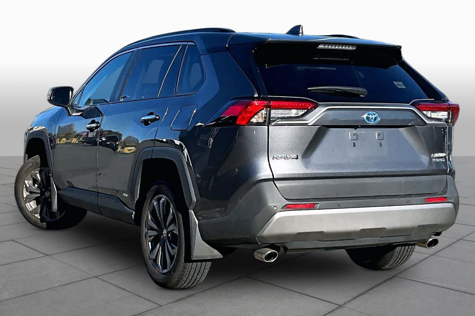 Used 2022 Toyota RAV4 Limited AWD/4WD image 12