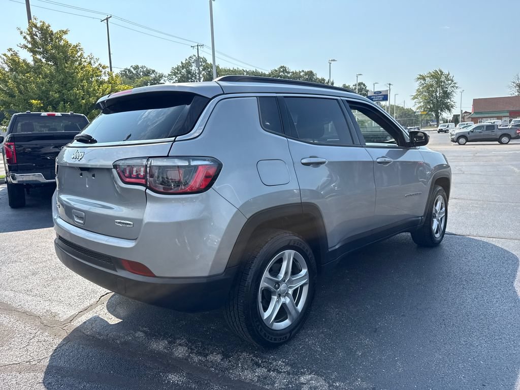 Used 2024 Jeep Compass Latitude AWD/4WD image 7