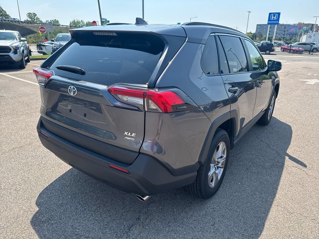 Used 2025 Toyota RAV4 XLE AWD/4WD image 8