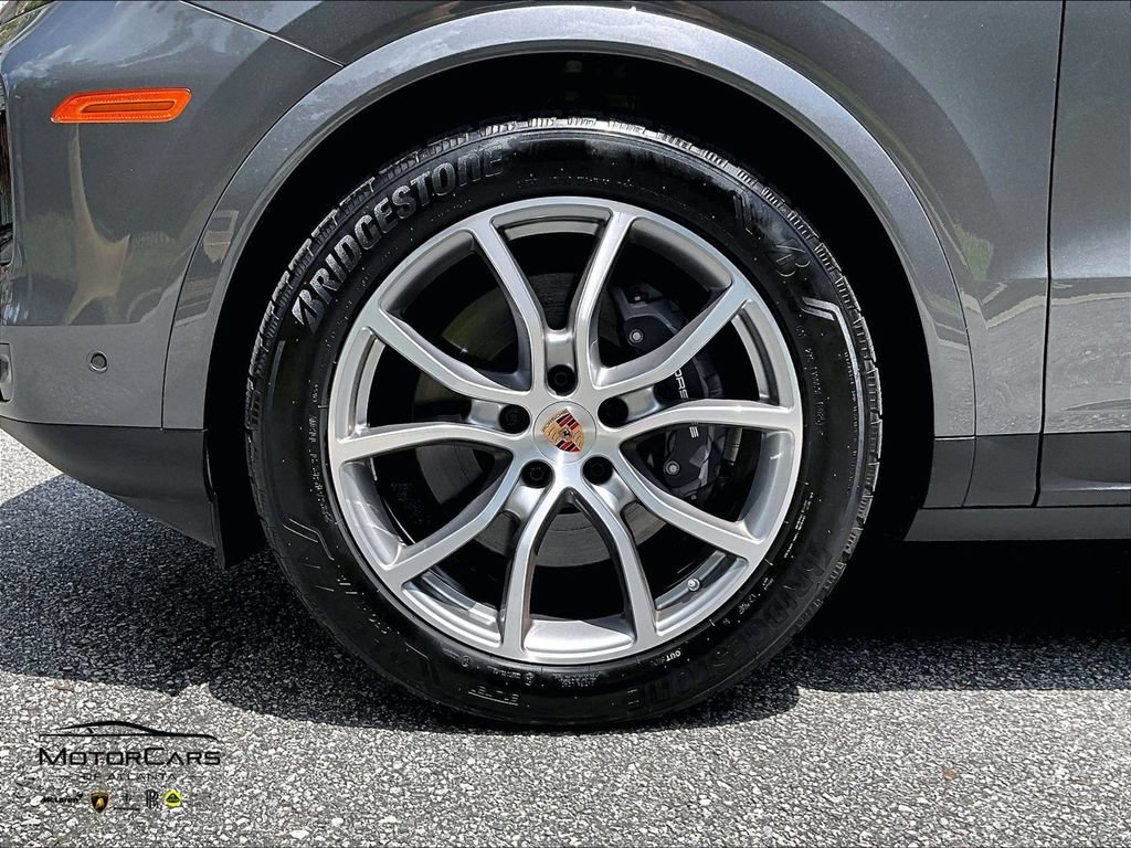 Used 2026 Porsche Cayenne AWD/4WD image 9