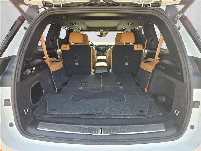 Used 2024 Jeep Grand Cherokee L Summit w/ Luxury Tech Group V AWD/4WD image 6